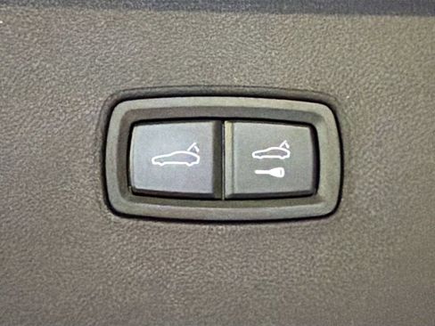 Used 2025 Porsche Cayenne Turbo AWD/4WD image 14