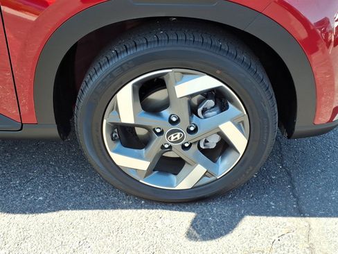 Certified 2024 Hyundai Venue Limited FWD image 9