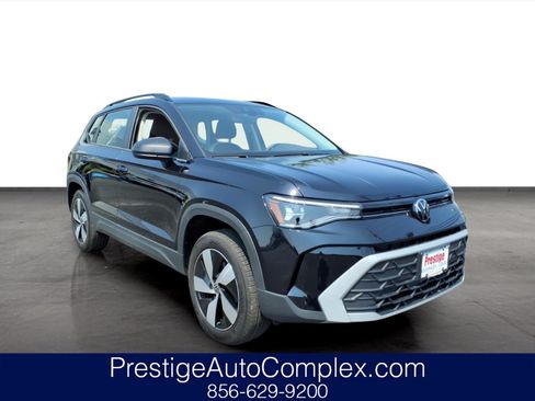 Used 2025 Volkswagen Taos S AWD/4WD image 1