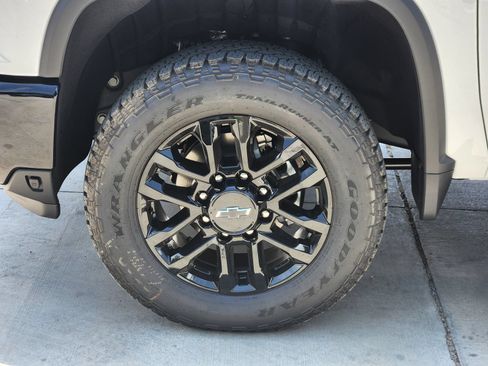 New 2026 Chevrolet Silverado 2500 Custom w/ Custom Value Package AWD/4WD image 11
