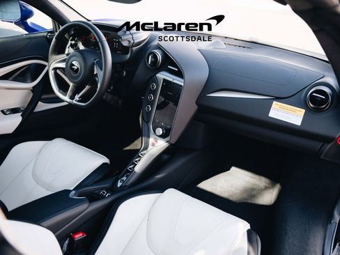 Used 2024 McLaren 750S Spider image 25