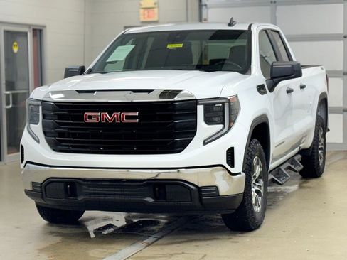 Used 2024 GMC Sierra 1500 Pro w/ Pro Value Package AWD/4WD image 3