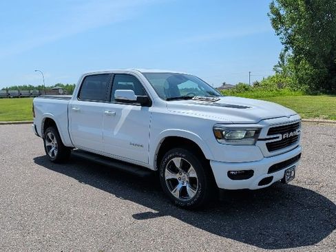 Used 2022 RAM 1500 Laramie AWD/4WD image 12