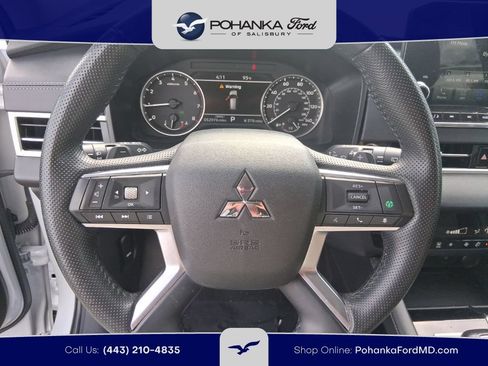 Used 2024 Mitsubishi Outlander SE FWD image 11