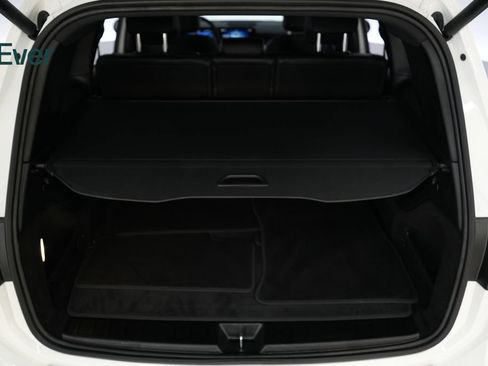 Used 2025 Mercedes-Benz EQB 250+ image 8