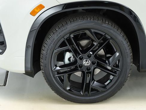 New 2026 Volkswagen Tiguan SE R-Line image 44