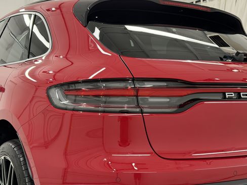 New 2026 Porsche Macan image 18