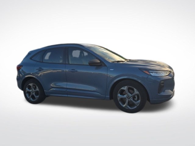 Used 2023 Ford Escape ST-Line w/ Tech Pack #1 FWD image 1