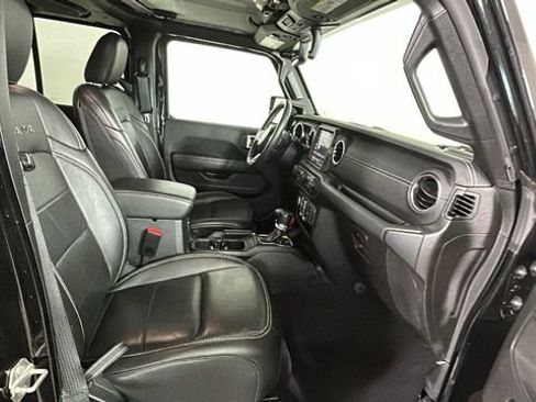 Used 2023 Jeep Wrangler Unlimited Sahara w/ Cold Weather Group AWD/4WD image 30