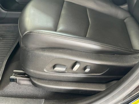 Used 2022 Cadillac XT6 Premium Luxury FWD image 12