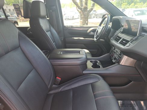 Used 2021 Chevrolet Suburban RST w/ Luxury Package AWD/4WD image 10