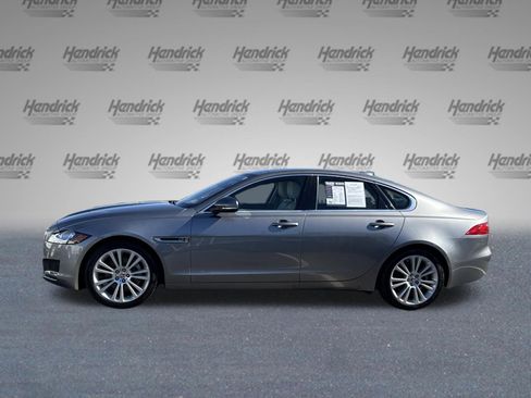 Used 2020 Jaguar XF Prestige image 6