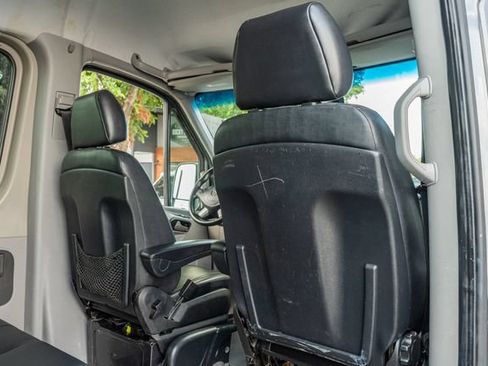 Used 2016 Mercedes-Benz Sprinter 2500 image 32