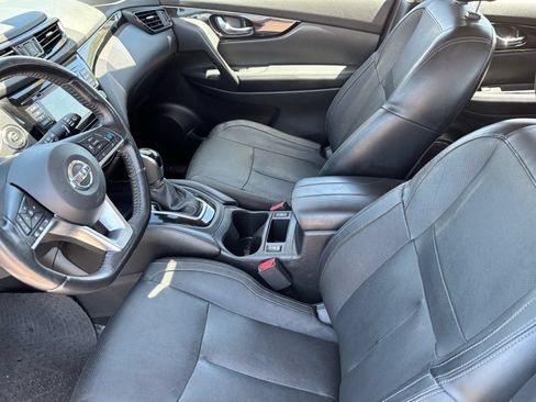 Used 2019 Nissan Rogue Sport SL w/ Premium Package AWD/4WD image 17
