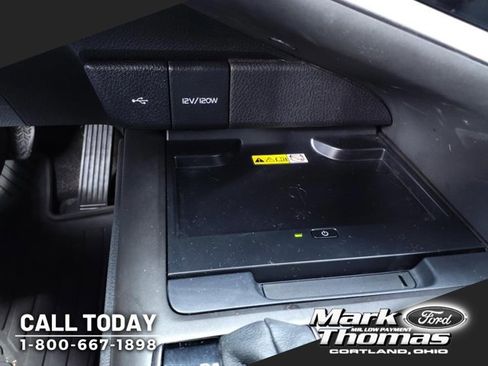 Used 2022 Toyota Camry XSE image 19