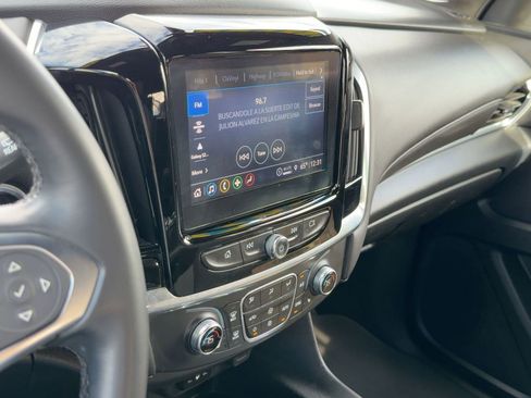 Used 2023 Chevrolet Traverse LT image 23