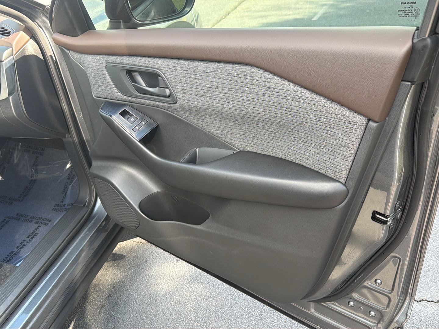 Used 2023 Nissan Rogue S AWD/4WD image 13