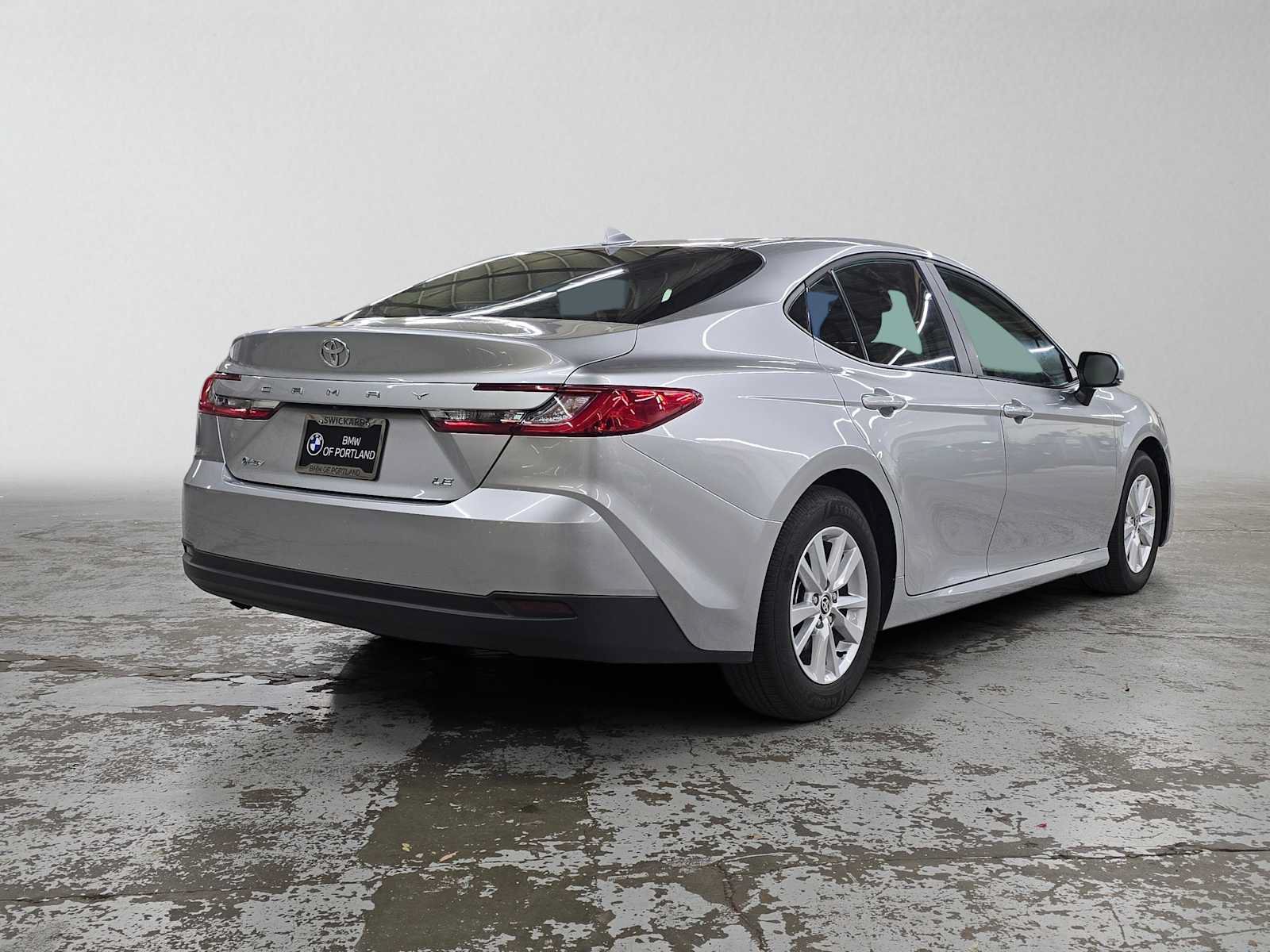 Used 2025 Toyota Camry LE FWD image 3