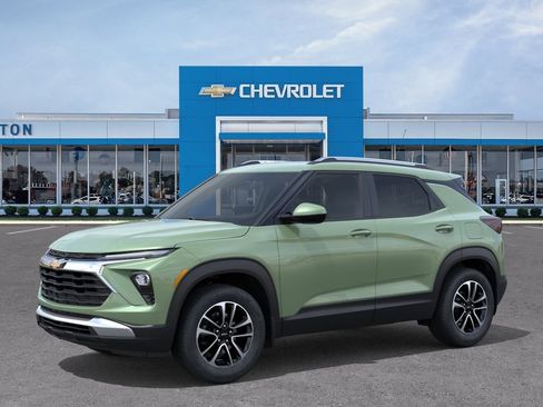 New 2026 Chevrolet TrailBlazer LT w/ Driver Confidence Package FWD image 2