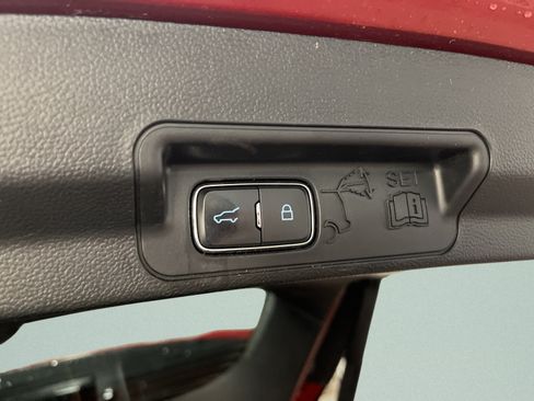 Used 2023 Ford Explorer XLT w/ Equipment Group 202A AWD/4WD image 11