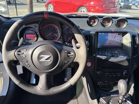 Used 2016 Nissan 370Z NISMO RWD image 32