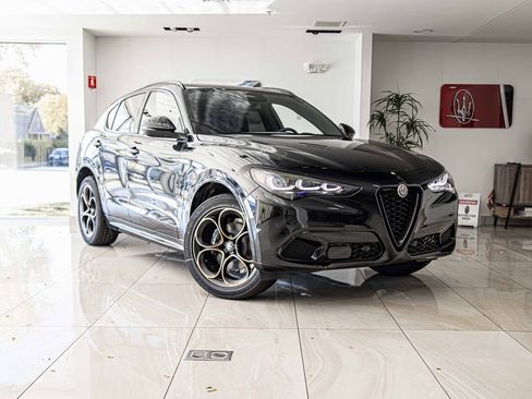 New 2025 Alfa Romeo Stelvio Sprint image 5