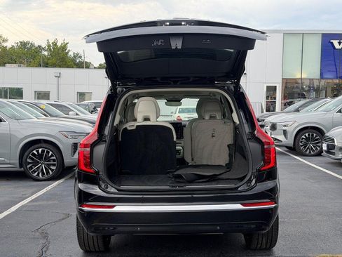 Used 2025 Volvo XC90 T8 Ultra AWD/4WD image 5