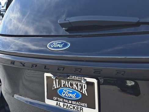 Certified 2025 Ford Explorer ST-Line image 8