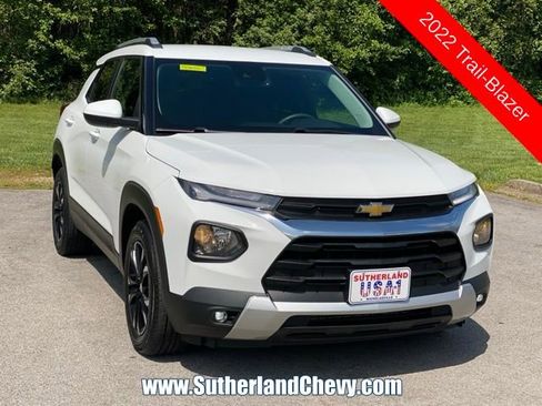 Used 2022 Chevrolet TrailBlazer LT w/ Convenience Package FWD image 1