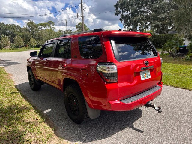 Used 2021 Toyota 4Runner SR5 Premium w/ Moonroof Package AWD/4WD image 4