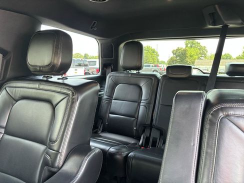 Used 2021 Lincoln Navigator Reserve w/ Luxury Package RWD image 15