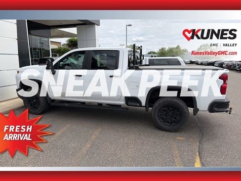 Used 2023 Chevrolet Silverado 2500 Custom w/ Custom Convenience Package AWD/4WD image 5