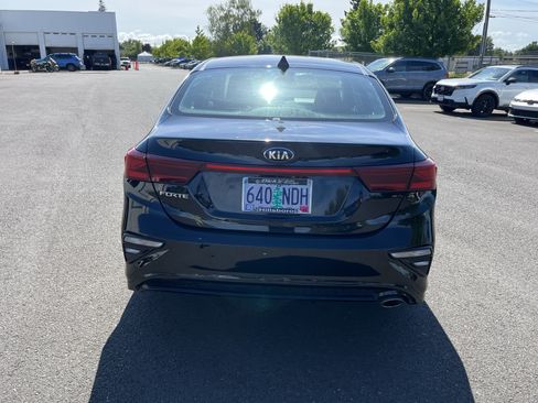 Used 2020 Kia Forte LXS FWD image 4