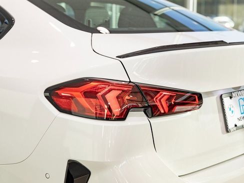 Used 2026 BMW M235i xDrive w/ Technology Package image 9