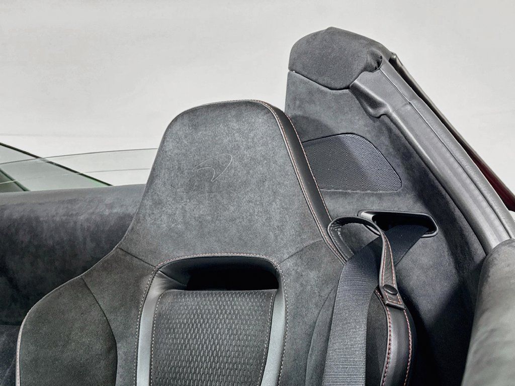 Used 2026 McLaren 750S Spider RWD image 21