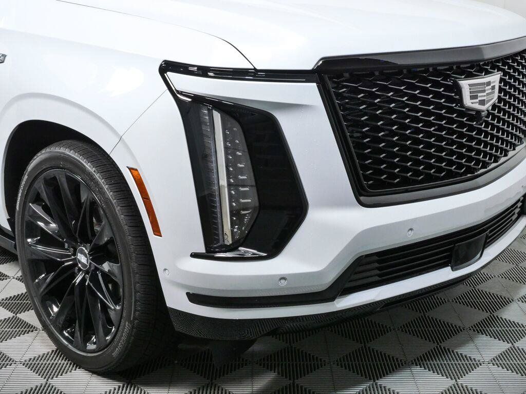 Used 2026 Cadillac Escalade Platinum Sport w/ LPO, ONYX Package AWD/4WD image 37
