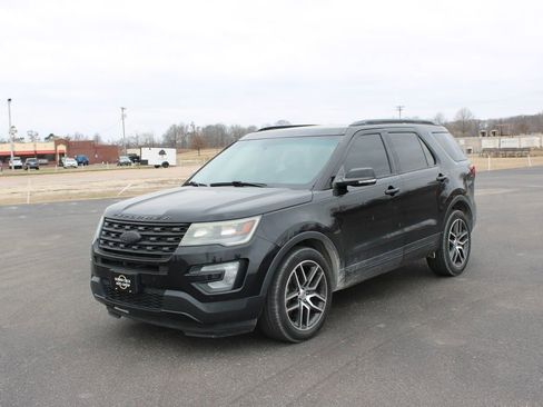 Used 2016 Ford Explorer Sport w/ Equipment Group 401A image 3