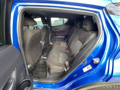 Used 2019 Toyota C-HR XLE FWD image 9