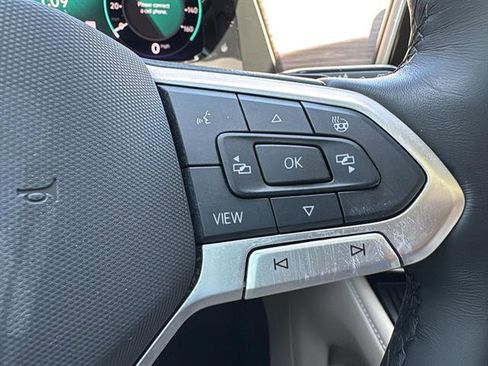 Certified 2025 Volkswagen Atlas SEL Premium R-Line image 21