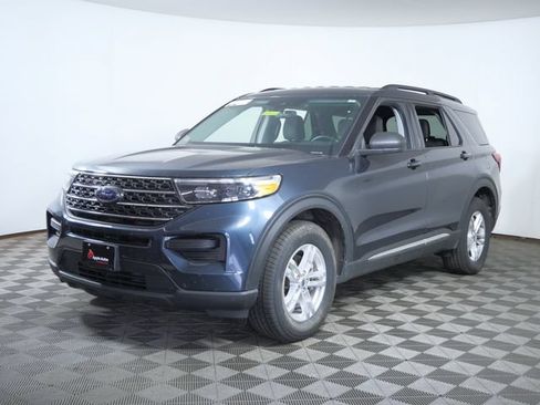 Certified 2024 Ford Explorer XLT w/ Class IV Trailer Tow Package AWD/4WD image 2