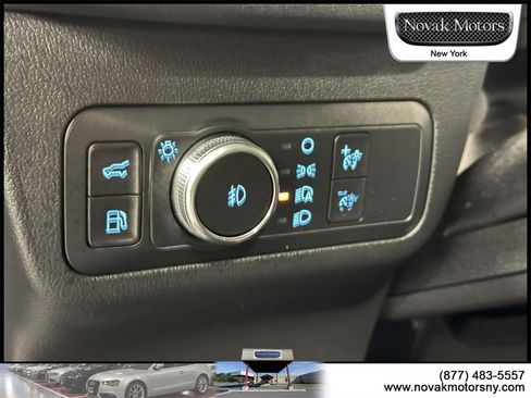 Used 2022 Ford Escape Titanium image 17