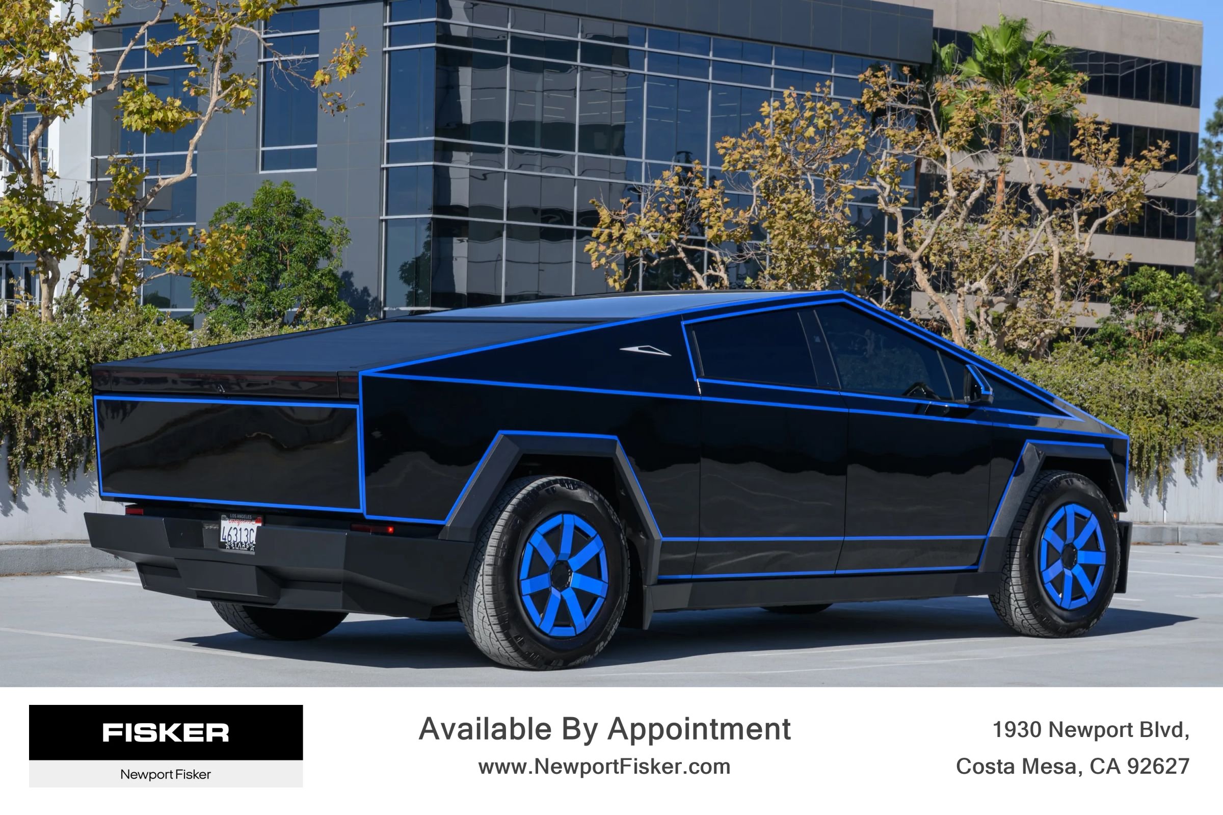 Used 2024 Tesla Cybertruck AWD Crew Cab image 9