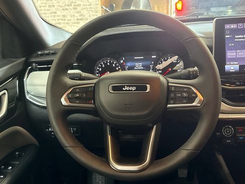 Used 2023 Jeep Compass Limited AWD/4WD image 16