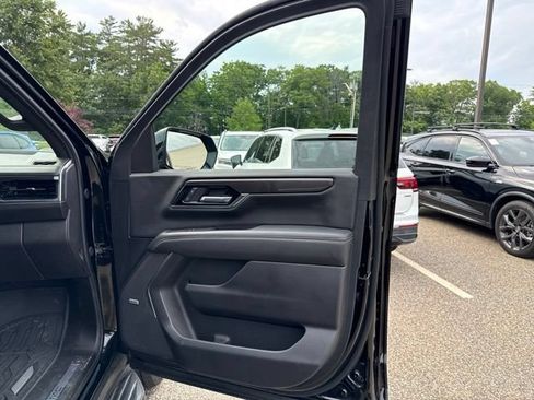 Used 2025 GMC Yukon Elevation w/ LPO, Floor Liner Package AWD/4WD image 17
