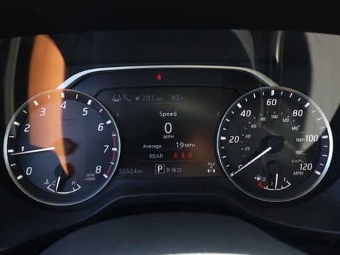 Used 2023 Nissan Titan SV image 27