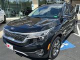Used 2021 Kia Seltos EX image 2