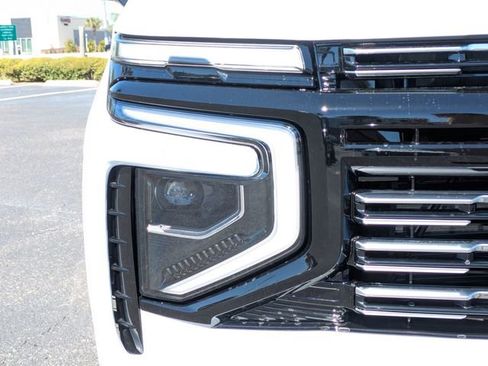 New 2026 Chevrolet Suburban High Country AWD/4WD image 10