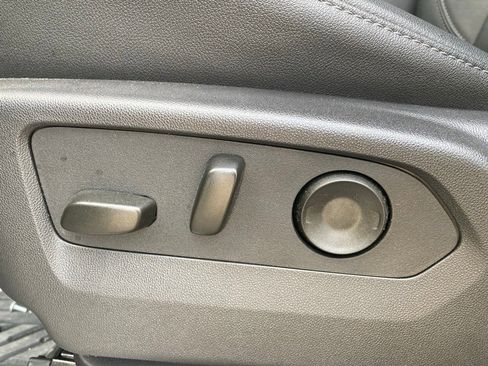 Used 2025 Chevrolet Silverado 1500 LT Trail Boss w/ Convenience Package II image 12