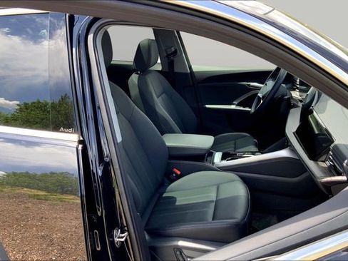 Used 2025 Audi Q5 Premium w/ Convenience Package AWD/4WD image 7