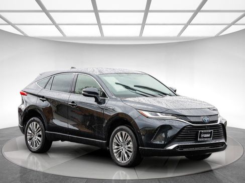 Used 2021 Toyota Venza Limited image 5